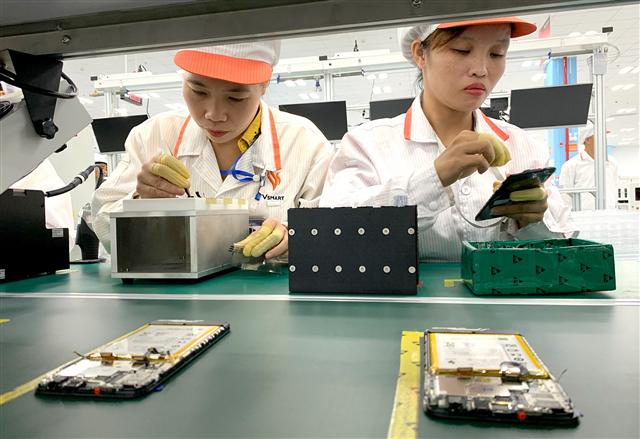 Domestic sector expected to foster phone, component export resurgence