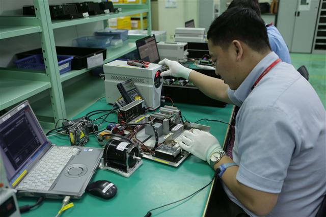 Multinational electronics giants boost investment in Vietnam