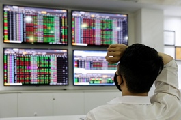 Mixed view on stock market trend after four-day break