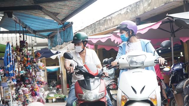 TP.HCM: Gỡ phong tỏa nhưng chợ Phú Nhuận, chợ 200 Xóm Chiếu vẫn vắng vẻ