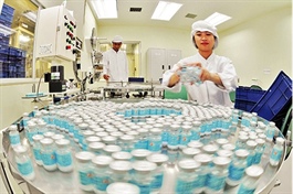 Vietnam seeks to build Covid-19 vaccine plant