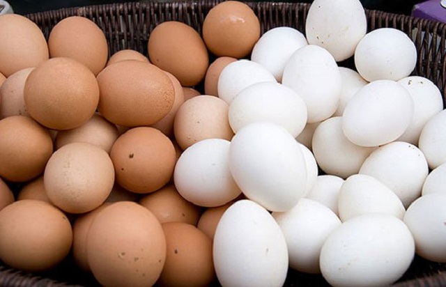 Giá trứng tại chợ ở TP.HCM tăng vọt