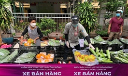HCMC to open 1,000 mobile food stalls, reopen traditional markets