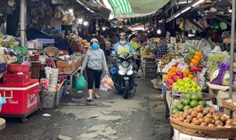 HCMC traditional markets lack patrons on Covid fears
