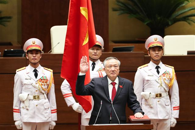 Ông Nguyễn Hòa Bình tiếp tục được bầu làm Chánh án TAND tối cao