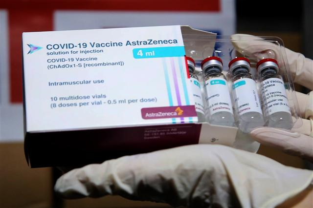 gần 600.000 liều vaccine về Tân Sơn Nhất ảnh 1