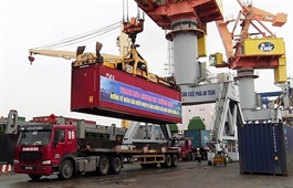 VIMC “Maritime Bridge” brings goods to pandemic-hit areas