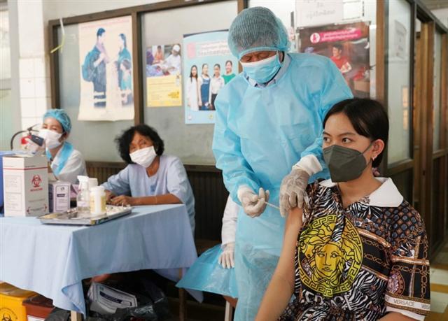 Campuchia có thể đạt tăng trưởng kinh tế tốt nhờ tiêm vắc xin Covid-19 nhanh chóng