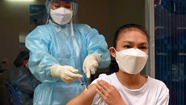 Tỷ lệ tiêm chủng tăng cao, Campuchia rục rịch mở cửa trường học