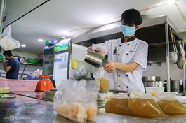 HCMC eateries find the going sluggish