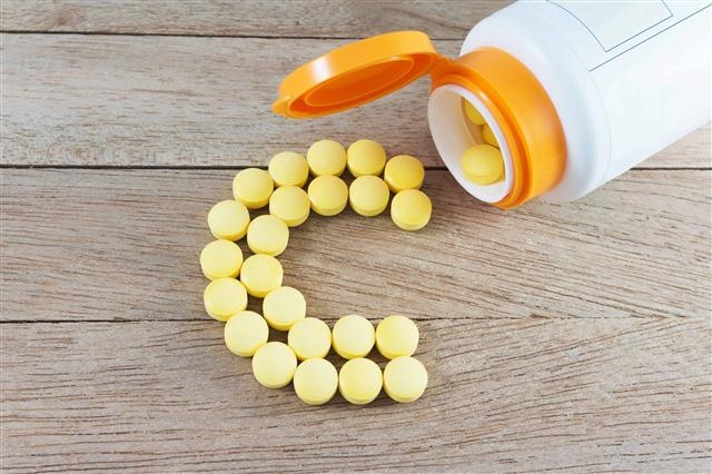Có nên dùng vitamin C liều cao để phòng Covid-19?