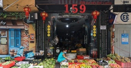 Bui Vien Street: Beer, whisky make way for veggies, fruits