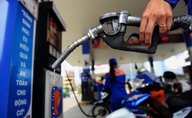 Giá xăng dầu tăng tác động mạnh tới tăng trưởng kinh tế