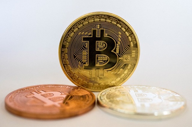 Nỗi lo lạm phát đẩy giá Bitcoin tăng cao