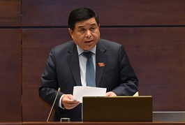 Without raising public debt, Vietnam would miss opportunities for growth: Investment Minister