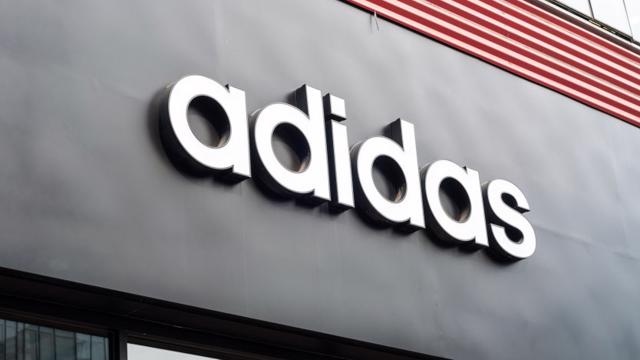 Adidas đang "dốc sức" vào tiền điện tử?