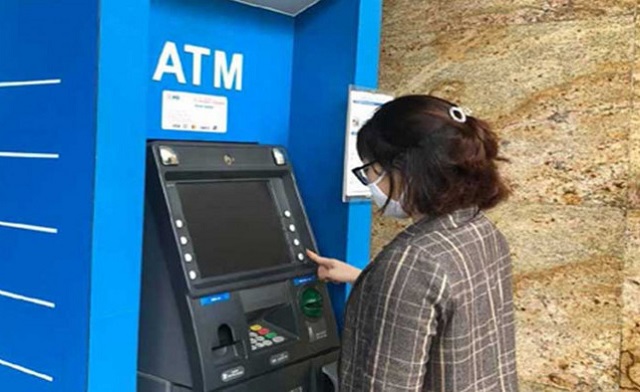 Người dân đang dùng thẻ ATM ngân hàng nào nhiều nhất?