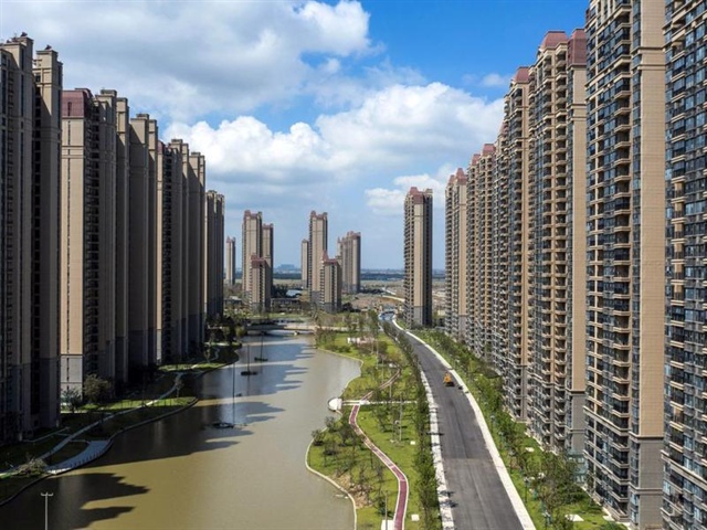 Khủng hoảng địa ốc Trung Quốc: Một công ty vừa vỡ nợ, “ông lớn” Evergrande sắp bước vào cuộc tái cơ cấu lịch sử