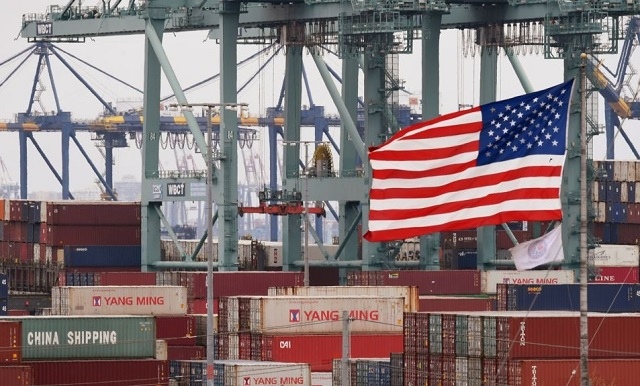 Mỹ: Thâm hụt thương mại giảm mạnh, xuất khẩu tăng lên cao kỷ lục