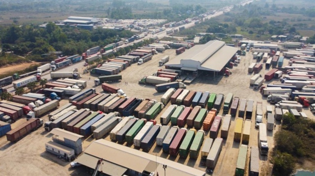 Quảng Ninh lên phương án 'giải cứu' hơn 1.500 container bị mắc kẹt ở Móng Cái - ảnh 1