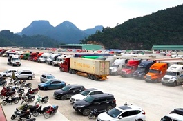 Vietnam, China seek way out for congestion at border gates