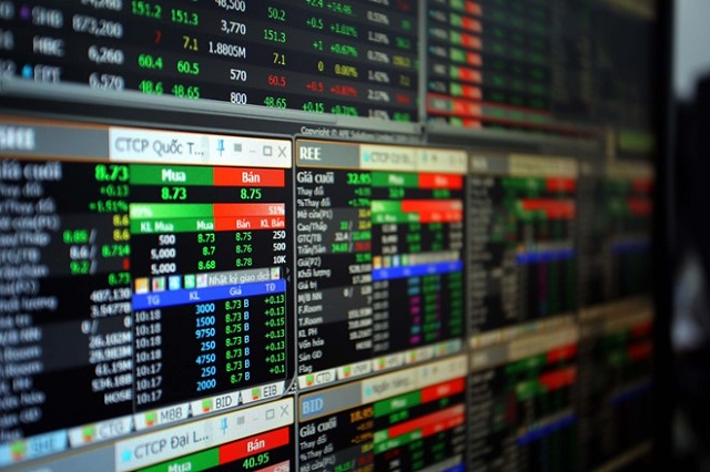 Read more about the article Bán ‘chui’ cổ phiếu: Thị trường chứng khoán có là ‘công cụ đầu cơ’?