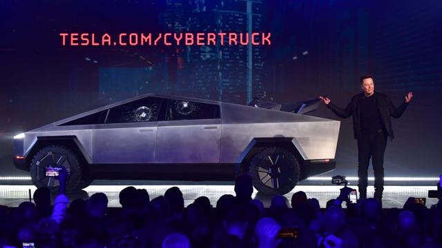 Tesla nhận tiền đặt cọc và cho khách "leo cây" khi họ đặt mua bán tải điện Cybertruck và chờ đợi suốt 2 năm thumbnail