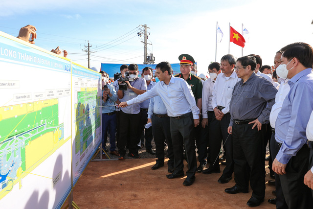 Thủ tướng yêu cầu khẩn trương đẩy nhanh tiến độ dự án xây dựng sân bay Long Thành