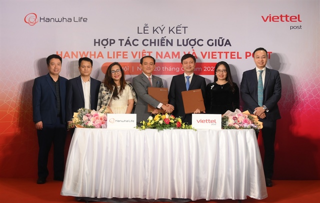 Hanwha Life Vietnam and Viettel Post sign cooperation deal on insurance distribution