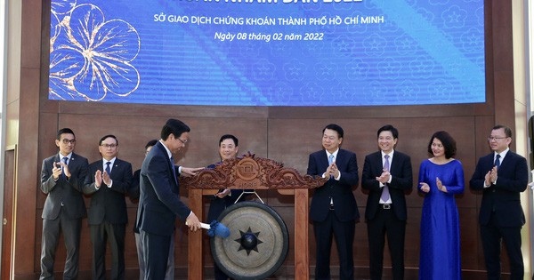 Read more about the article Chủ tịch UBND TP HCM đánh cồng khai Xuân sàn chứng khoán HOSE