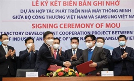 Samsung assists Vietnam in smart factory development