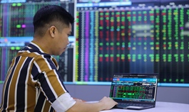 VN-Index slips from 1,500-point threshold as selling pressure continues