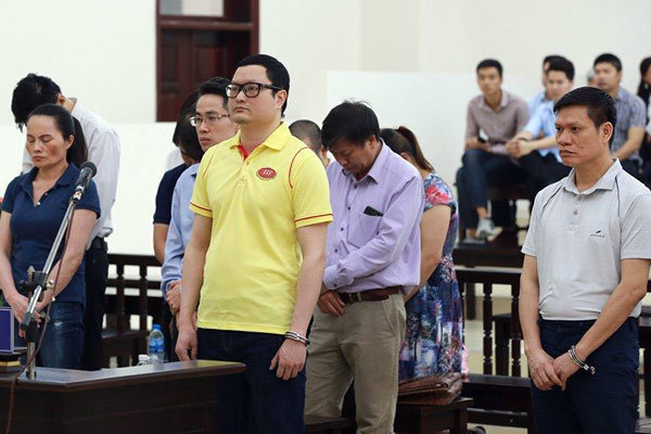 Loạt đại gia vào tù vì thao túng thị trường chứng khoán như ông Trịnh Văn Quyết