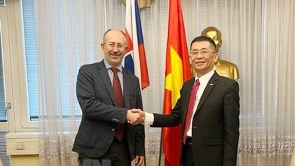 Vietnam, Slovakia seek opportunities to promote cooperation, investment