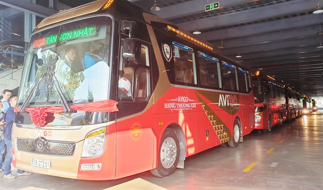 Xe buýt đón khách ở ga quốc nội Tân Sơn Nhất từ hôm nay ảnh 1