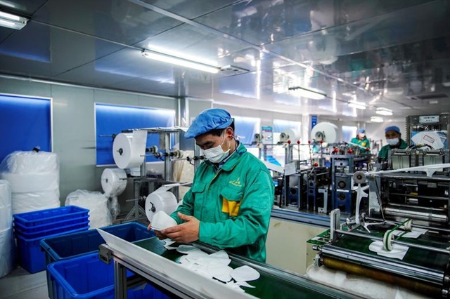 ViMoney: Trung Quốc phong tỏa hàng loạt, nhà máy thiếu công nhân trầm trọng h1