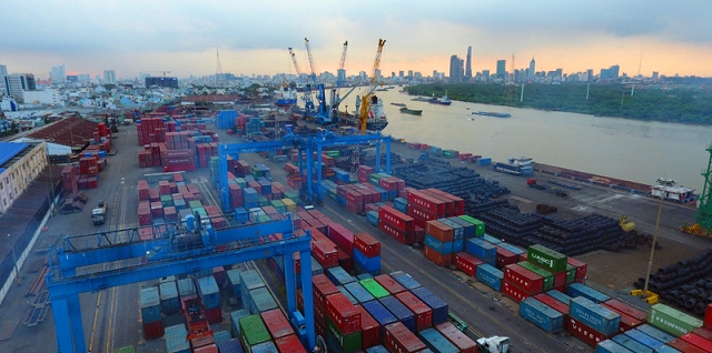 Read more about the article Cảng Tân Thuận quận 7 sắp di dời, chấm dứt tình trạng ‘ma trận’ container