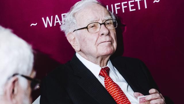 Bỏ cổ phiếu ngân hàng, Warren Buffett quay sang 
