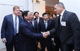 PM Chinh meets US business community