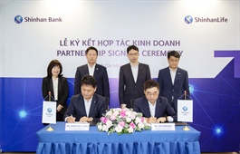 Shinhan Life Vietnam and Shinhan Bank Vietnam sign insurance business partnership