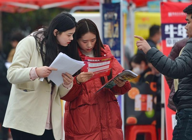 Trung Quốc đối diện khủng hoảng thất nghiệp ở người trẻ