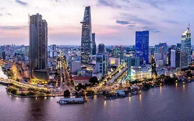 UOB nâng dự báo tăng trưởng Việt Nam lên 7,04%