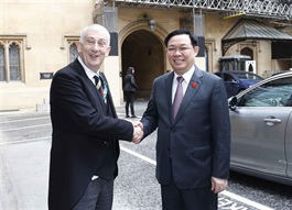 Vietnam, UK seek closer relations