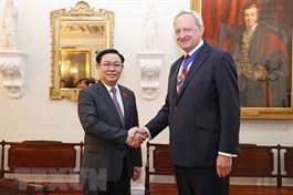 Vietnam looks for UK support in finalizing financial regulations: NA Chairman