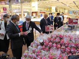 Some 30 tons of fresh lychee sold at Vietnamese Goods Week in Japan