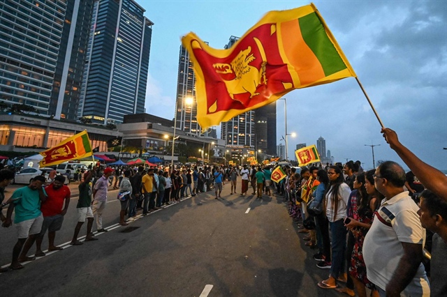 ViMoney: Khủng hoảng kinh tế đang "gõ cửa" nhiều quốc gia - Biểu tình ở Sri Lanka