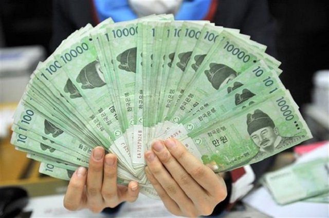 Đồng won Hàn Quốc xuống mức thấp nhất so với đồng USD trong 13 năm
