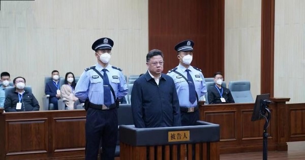 Trung Quốc kết án một loạt 