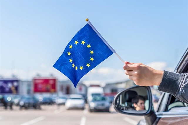 châu Âu cấm xe xăng ảnh 1