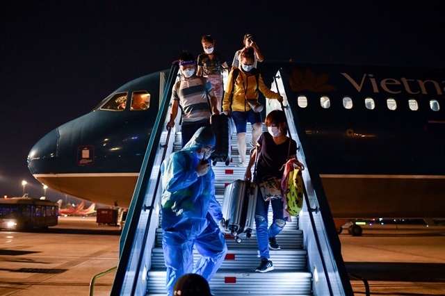 Lo thiếu vé Tết, Cục Hàng không tăng gấp đôi chuyến bay đêm tại Tân Sơn Nhất - ảnh 1